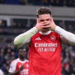 Arsenal players celebrating after Viktor Gyokeres' penalty.