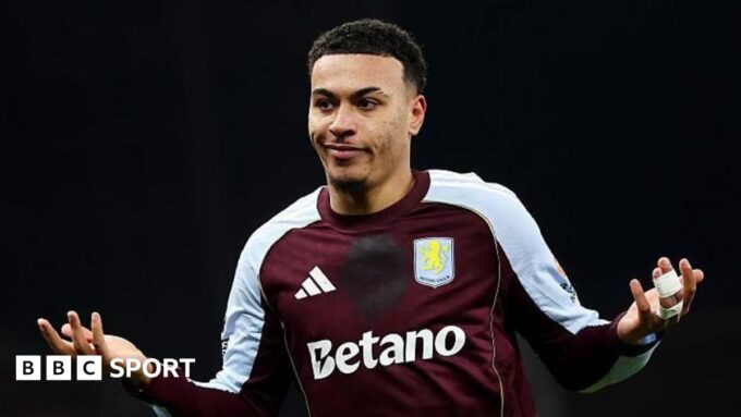 Aston Villa players celebrating a goal