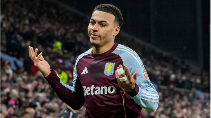 Aston Villa players celebrating a goal