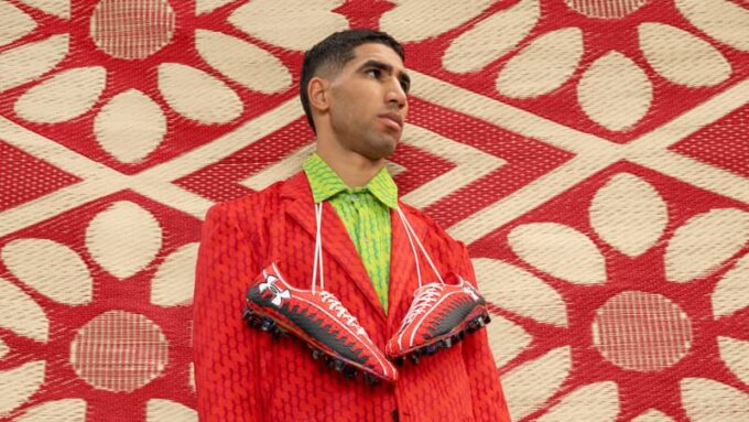 Achraf Hakimi en action avec son équipe de la sélection marocaine