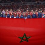 L'équipe du Maroc entonnant l'hymne national avant le match contre la Zambie à la CAN 2025.