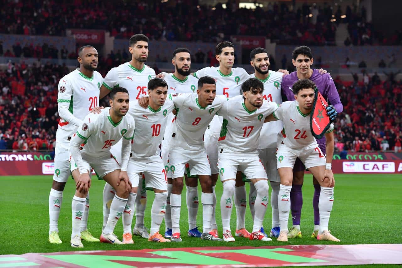 Joueurs de l'équipe nationale du Maroc célébrant un but lors de la CAN 2025.