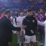 Les joueurs jordaniens refusant de serrer la main de Tarik Sektioui