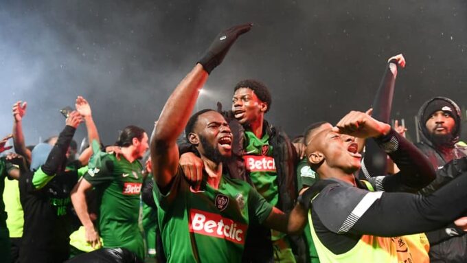 Montreuil en action pendant la Coupe de France