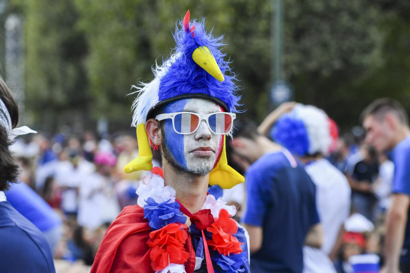 Supporters dans une fan zone payante
