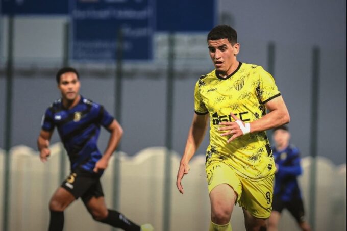 صورة للاعب الحبيب بريجة أثناء تسجيله هدف الفريق المغربي.