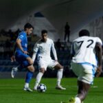 صورة للمباراة بين الهلال السعودي ونيوم.