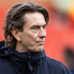 صورة مدرب توتنهام، توماس فرانك، أثناء مباراة الفريق ضد ليفربول.