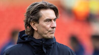 صورة مدرب توتنهام، توماس فرانك، أثناء مباراة الفريق ضد ليفربول.