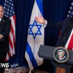 الرئيس الأمريكي دونالد ترامب يتحدث في مؤتمر صحفي بعد لقائه برئيس الوزراء الإسرائيلي بنيامين نتنياهو.