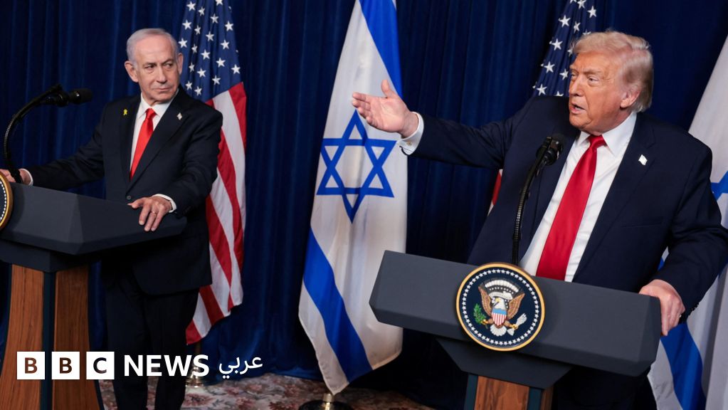 الرئيس الأمريكي دونالد ترامب يتحدث في مؤتمر صحفي بعد لقائه برئيس الوزراء الإسرائيلي بنيامين نتنياهو.