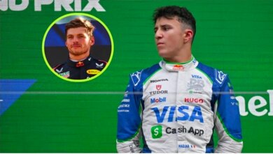 ** صورة سائق الفورمولا 1 كارون تشاندوك أثناء السباق.