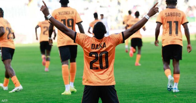 ** صورة للاعبين في مباراة زامبيا ومالي في كأس أمم أفريقيا.