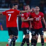 ** صورة للاعب منتخب مصر يتدرب على أرضية استاد القاهرة الدولي.