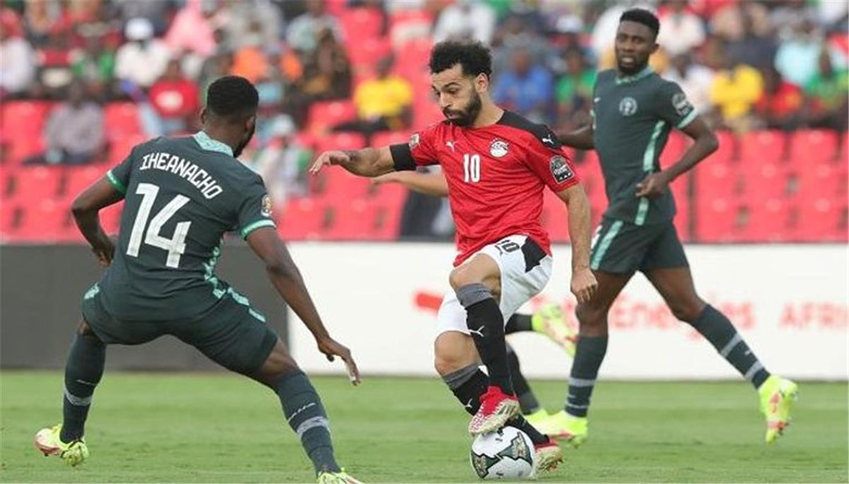 ** صورة للاعبين منتخب مصر ونيجيريا خلال مباراة ودية.