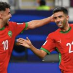 صورة للاعبين لجنة الرياضية للمغرب ي庆بون التأهل للنهائي.