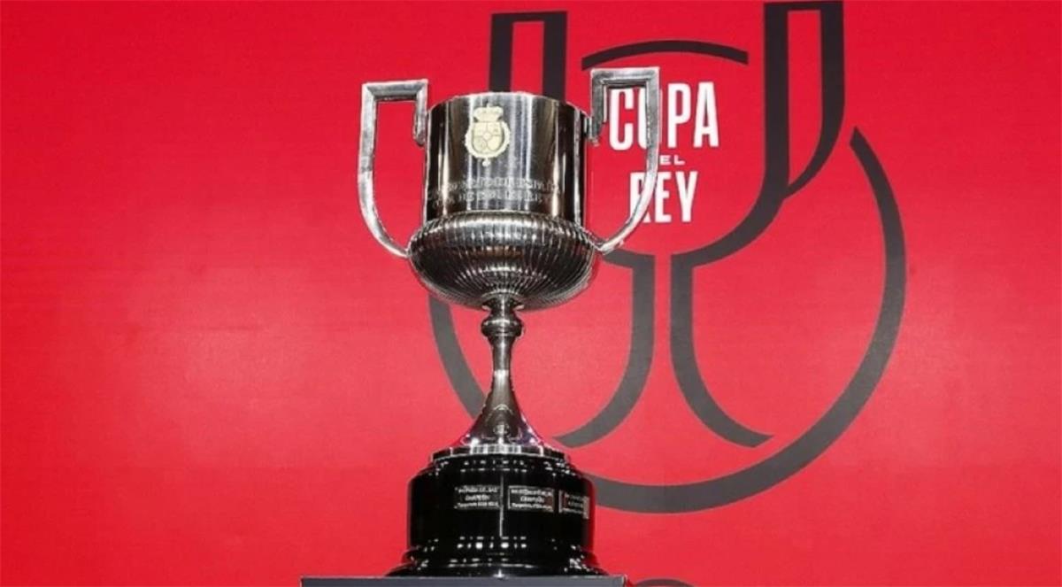 صورة فريق ديبورتيفو ألافيس يهتف بعد الفوز على ريال مايوركا.