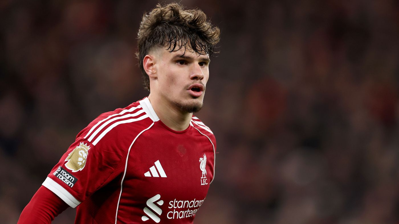 ** الصورة هي لجون آرنه ريزه، المدافع السابق لنادي ليفربول.