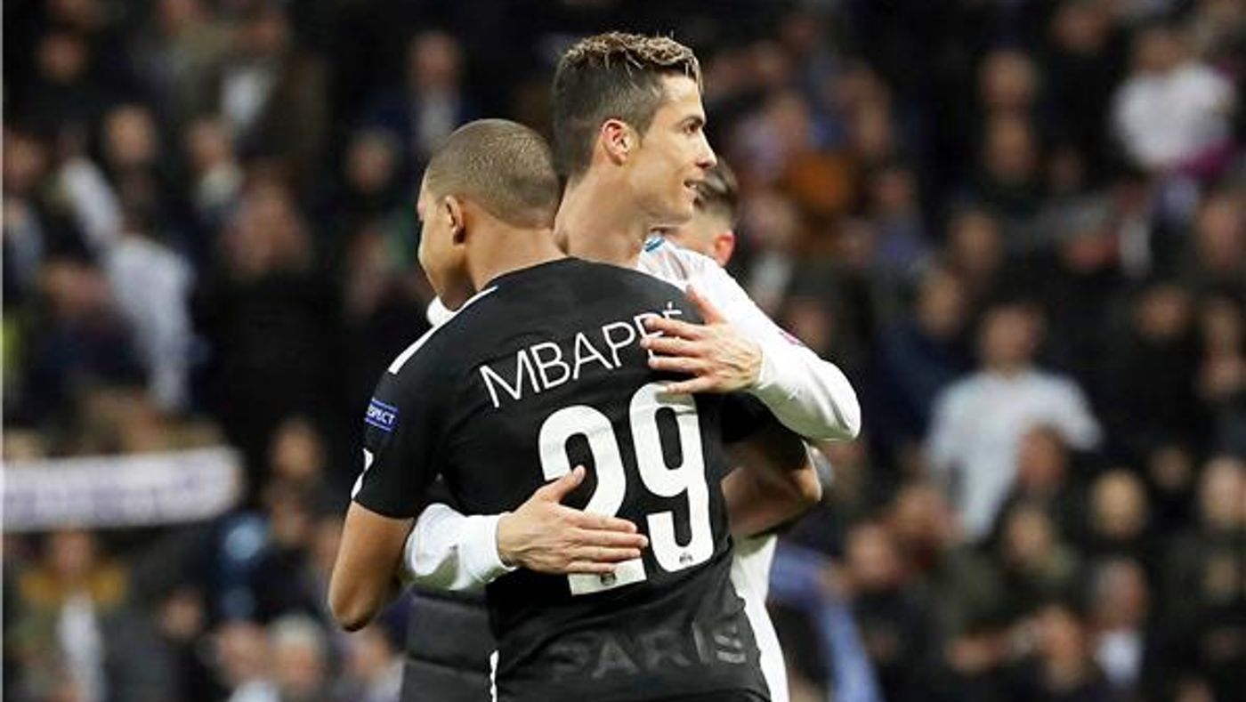 ** صورة لملعب سانتياجو برنابيو في ليلة مباراة ريال مدريد ضد إشبيلية.