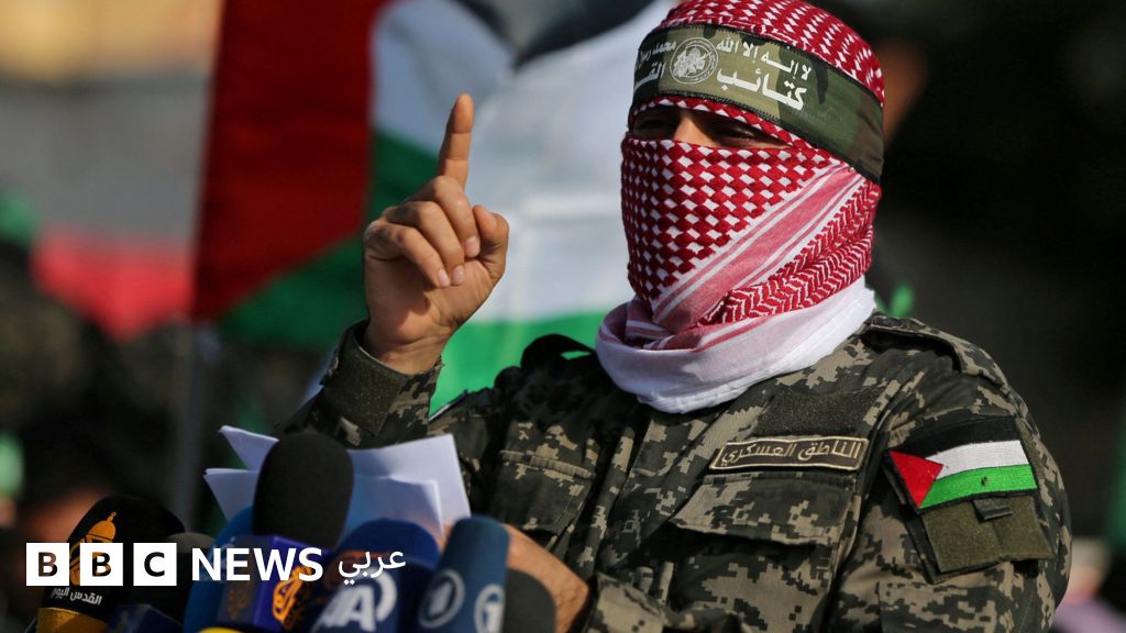 صورة للناطق السابق باسم كتائب القسام أبو عبيدة (حذيفة الكحلوت)