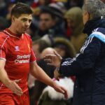 ** صورة لستيفن جيرارد و جوزيه مورينيو.