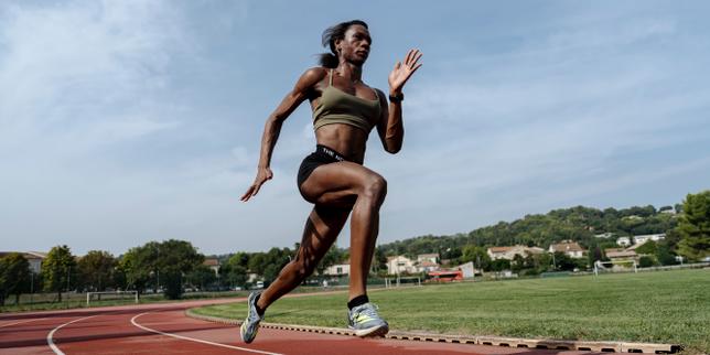 Une athlète transgenre en train de courir