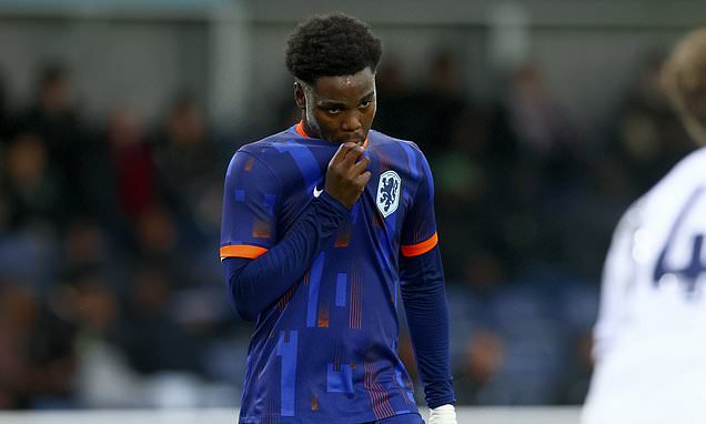 Emmanuel Fejokwu in action for West Ham's Under-18s