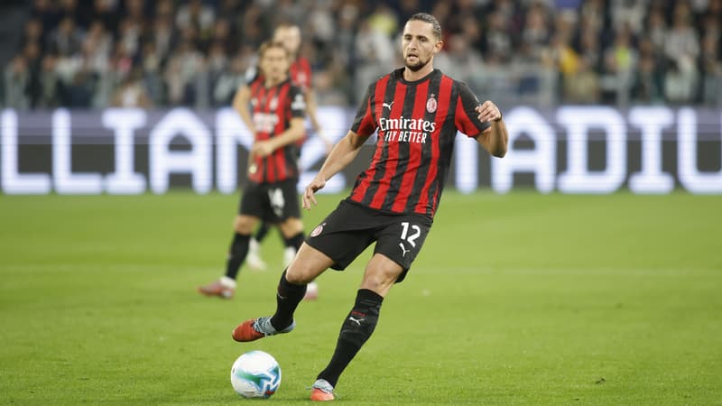 Joueurs de l'AC Milan en action sur le terrain.