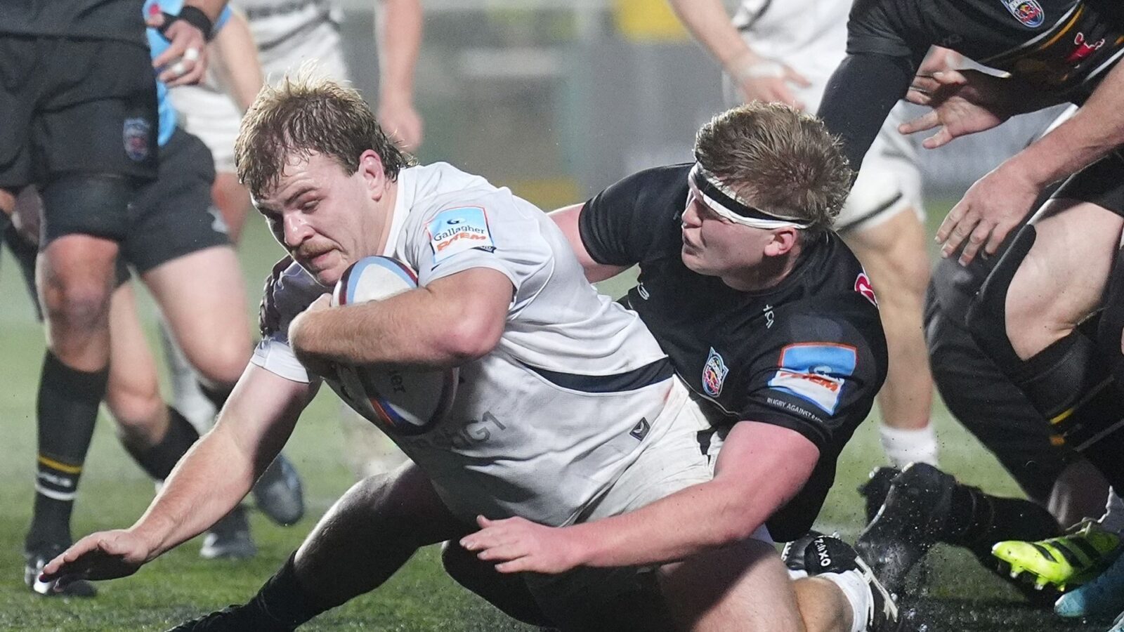 Bath Rugby players celebrating a try