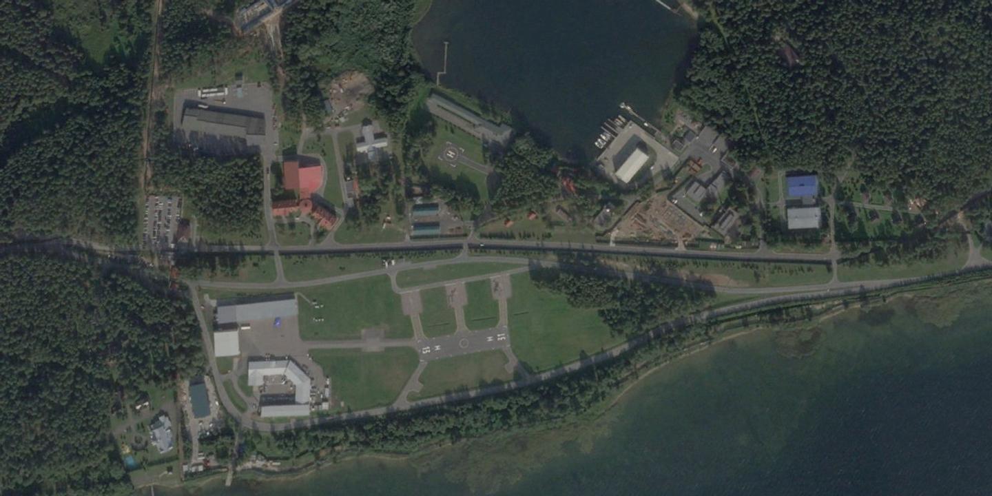 Image satellite du complexe résidentiel de Vladimir Poutine à Rochtchino, oblast de Novgorod, Russie.