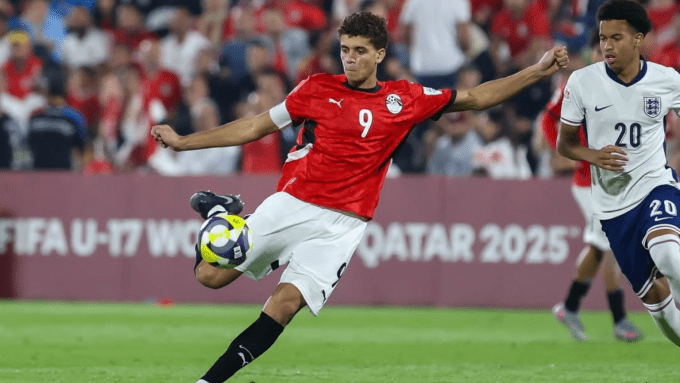 Hamza Abdelkarim in action for Al Ahly.