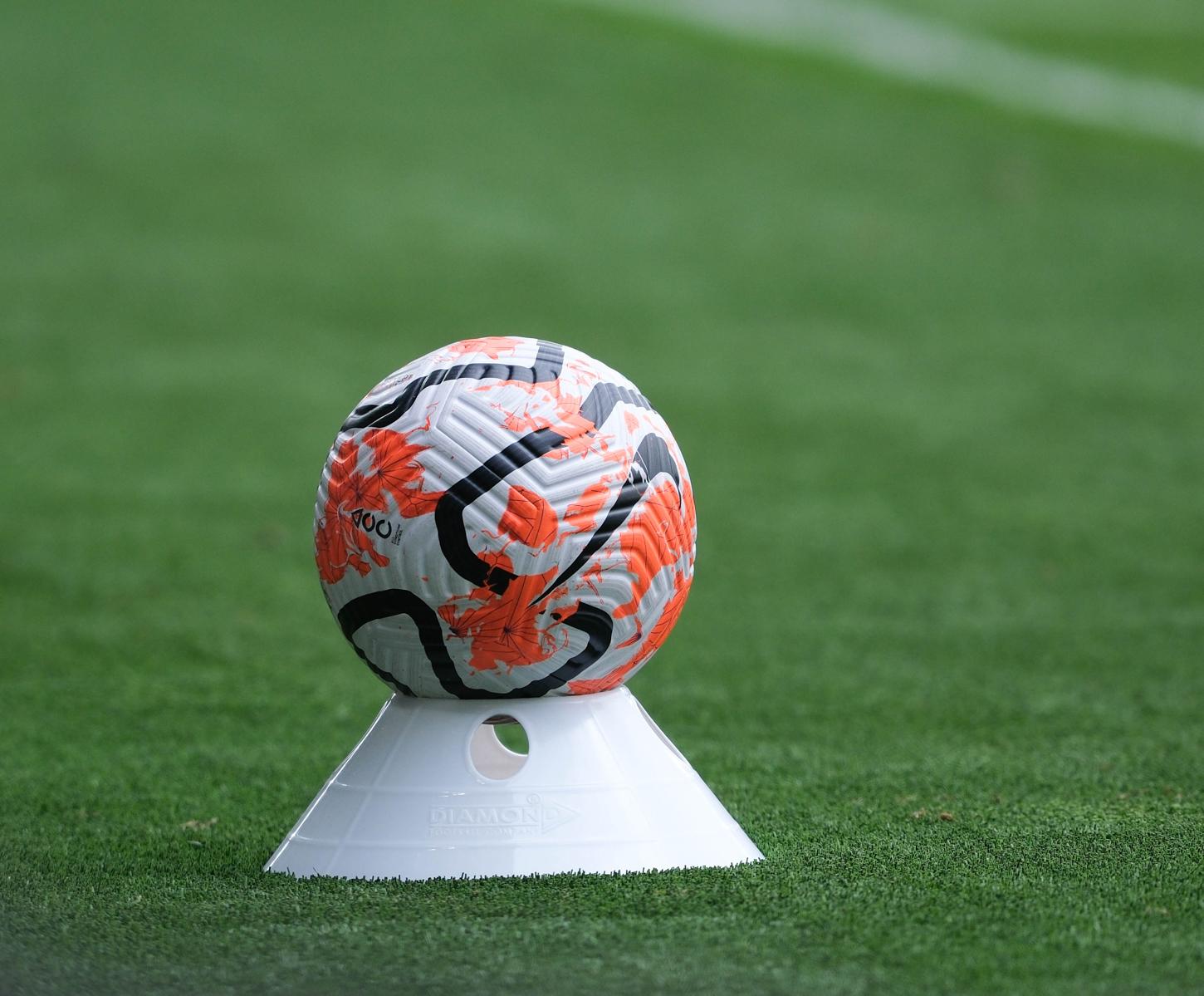 Un joueur de Queens Park Rangers est victime d'insultes racistes pendant un match.