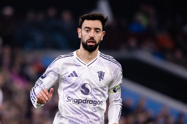 Bruno Fernandes hobbling off the pitch with a hamstring injury