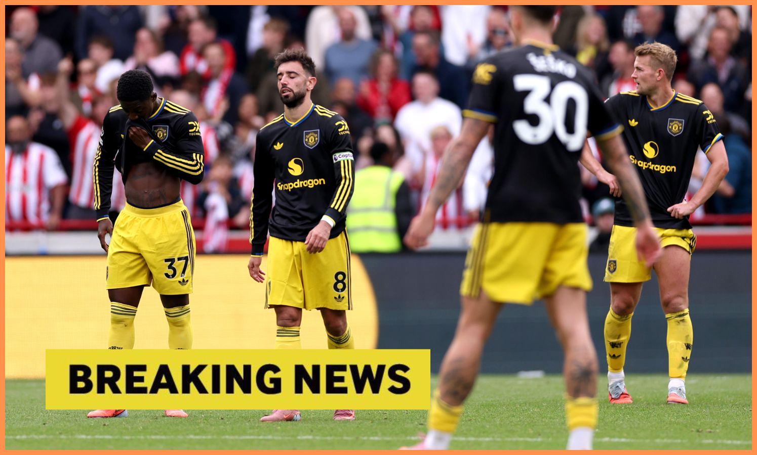 Kobbie Mainoo in action for Manchester United.