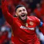 Toluca players celebrate with the trophy after winning the Torneo Apertura 2025 Liga MX.