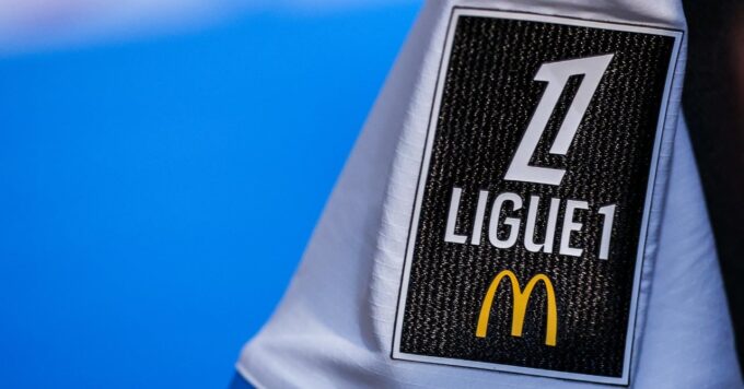 Les dirigeants de la Ligue 1 étudient les options pour la retransmission des matchs de la saison prochaine.