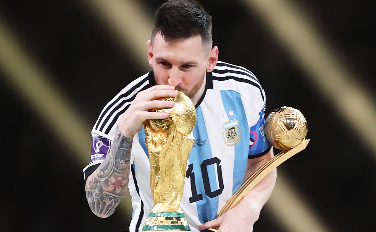Lionel Messi and Marcos Rojo celebrating a goal for Argentina during the 2018 FIFA World Cup.
