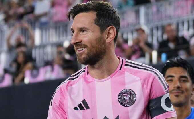 Lionel Messi #10 of Inter Miami CF enters the pitch.