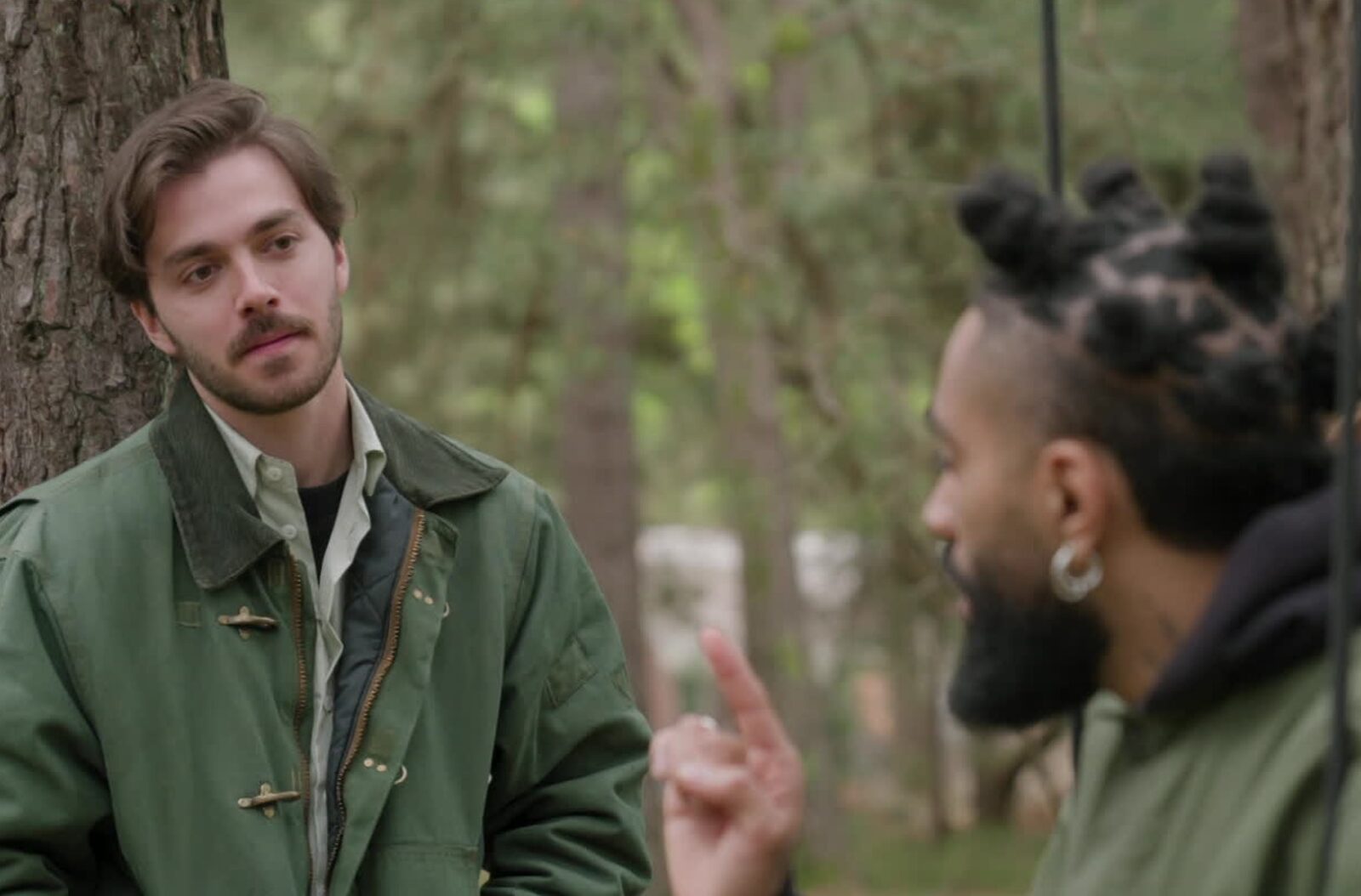 Texte Alt pour l'image : "Les notes de Loups Garous saison 2 épisode 3"