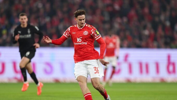 Équipes de football sur le terrain