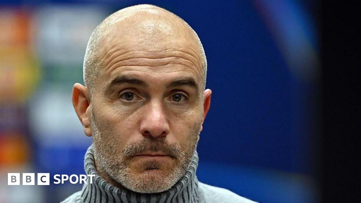 Chelsea manager Enzo Maresca reacting on the touchline