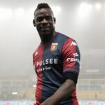 Mario Balotelli en action avec le Genoa.