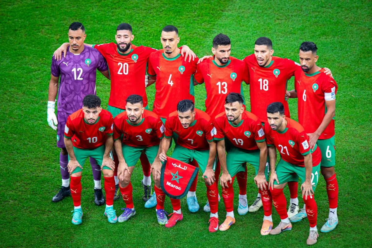 Les joueurs du Maroc en action sur le terrain.