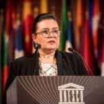 Mme Zohour Alaoui, Ambassadeur du Maroc à Berlin, présidant une réunion de l'Institut de l'UNESCO pour l'apprentissage tout au long de la vie (UIL).