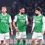 Les joueurs de l'ASSE en train de jouer un match de Ligue 2.