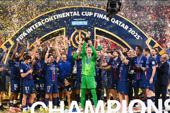 Le gardien russe Matvey Safonov en action pendant la finale de la Coupe Intercontinentale.