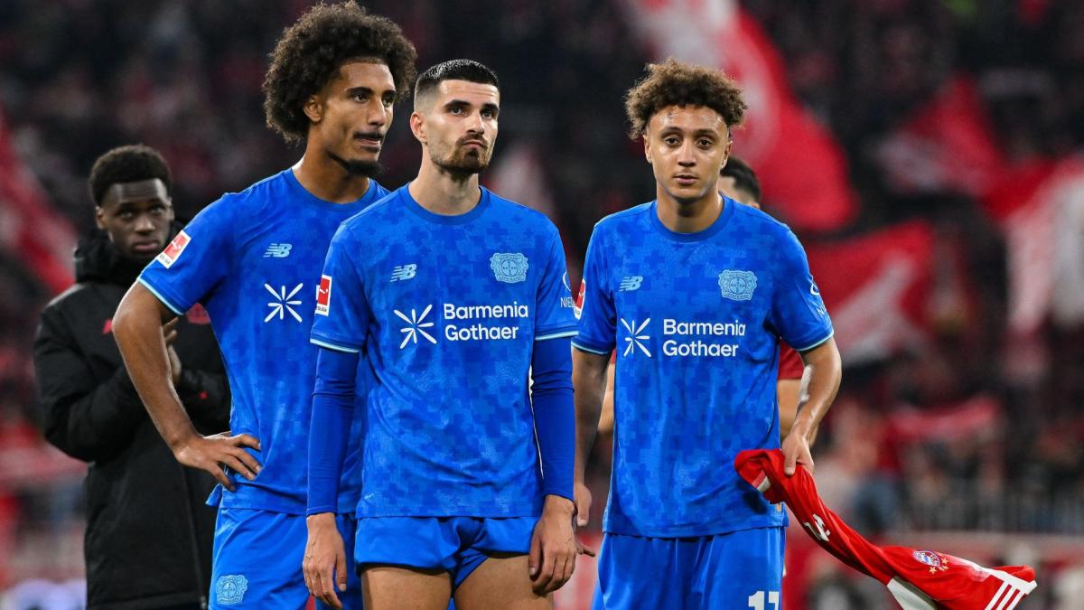 Les joueurs du Paris FC en action sur le terrain.