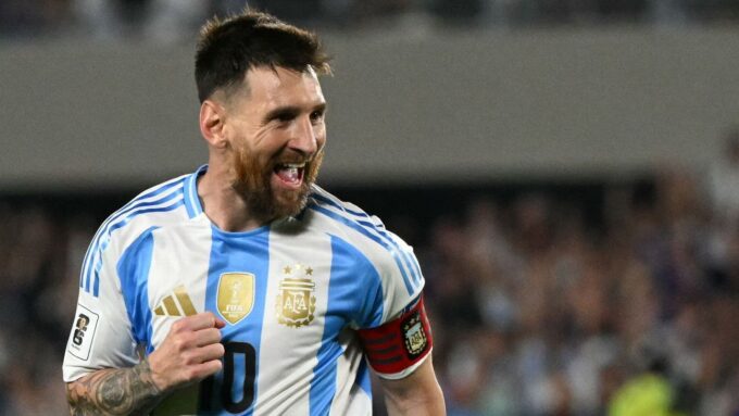 Messi and Yamal on the pitch together