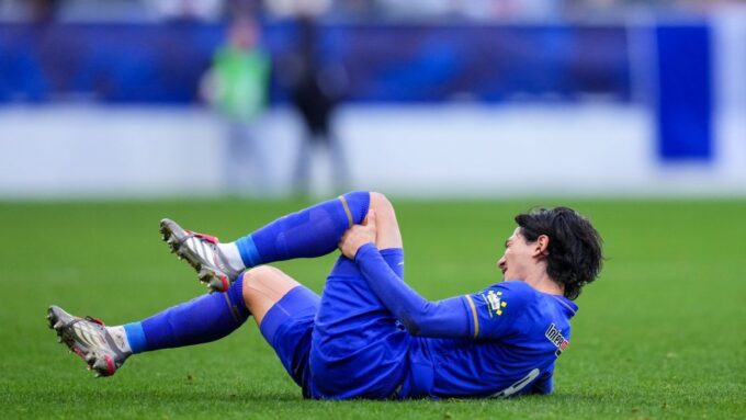 Takumi Minamino in action for Japan
