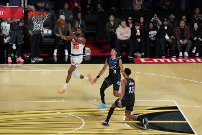 Alt text for the image: "NBA Cup Final: Spurs vs. Knicks"